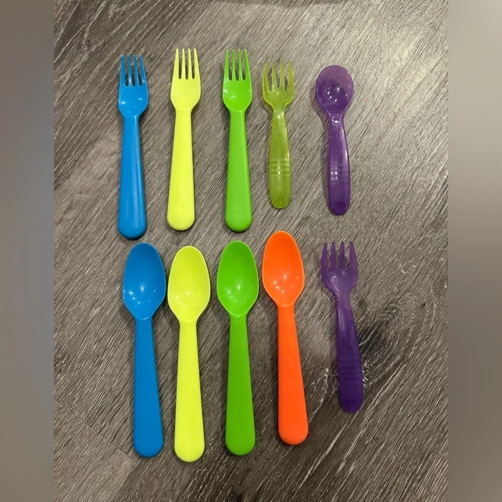 Kids plastic dinnerware set 25 pieces